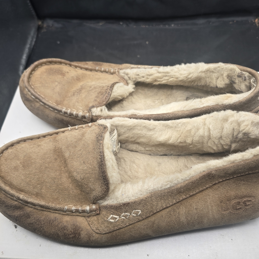 UGG‎ Brown Shearling Moccasins
